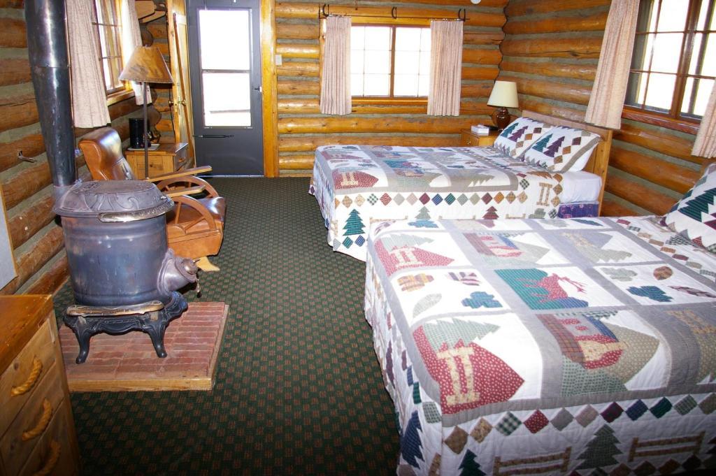 Parade Rest Ranch West Yellowstone Oda fotoğraf