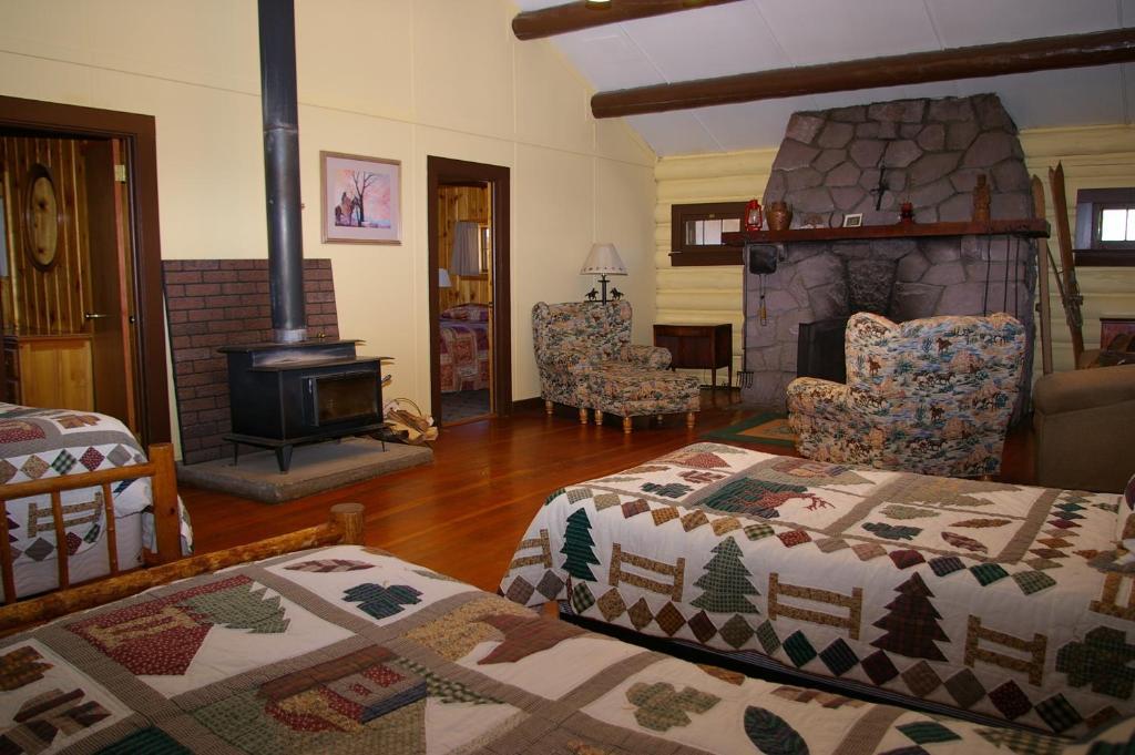 Parade Rest Ranch West Yellowstone Oda fotoğraf